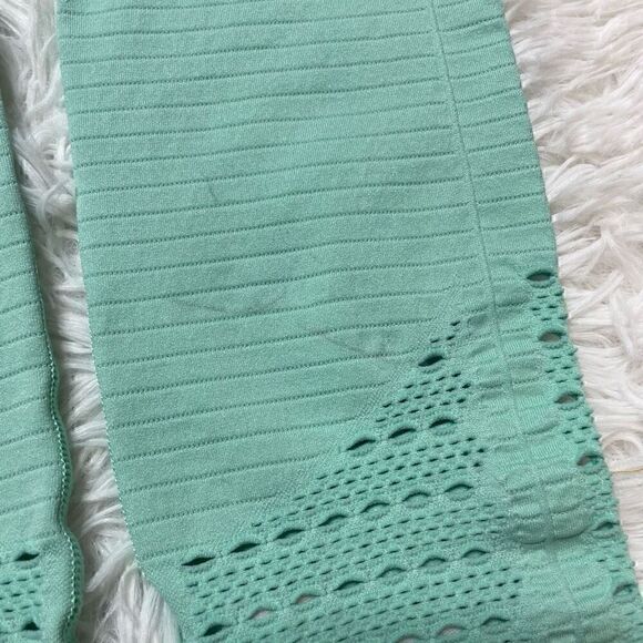 Gymshark Leggings Energy Seamless Capri Size Small Aqua Blue Cutouts - Picture 13 of 13